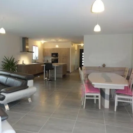 House De Carman 4 Creysse (Lot)